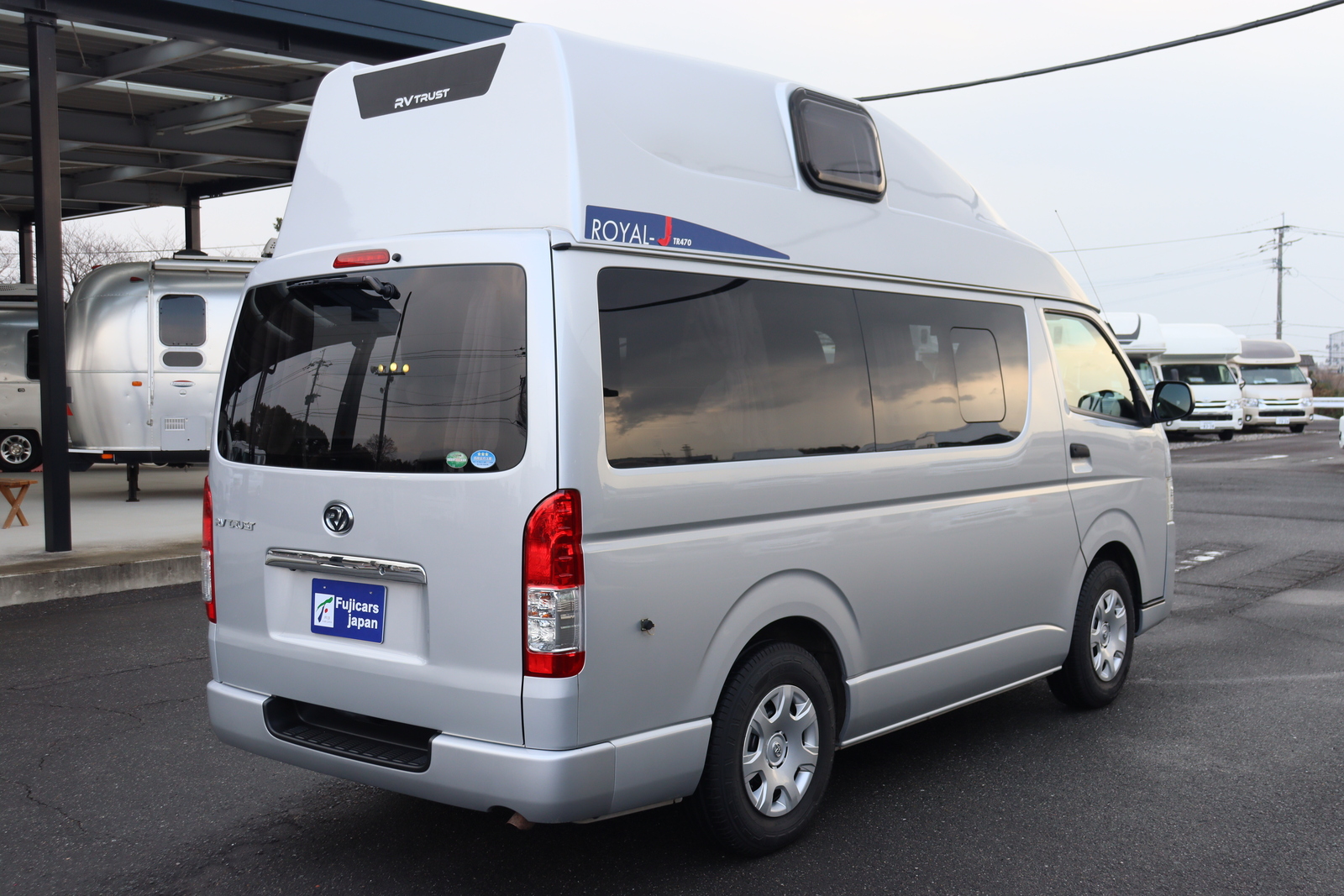 キャンピングカー バンコン ﾊｲｴｰｽ RVﾄﾗｽﾄ ﾛｲﾔﾙJ