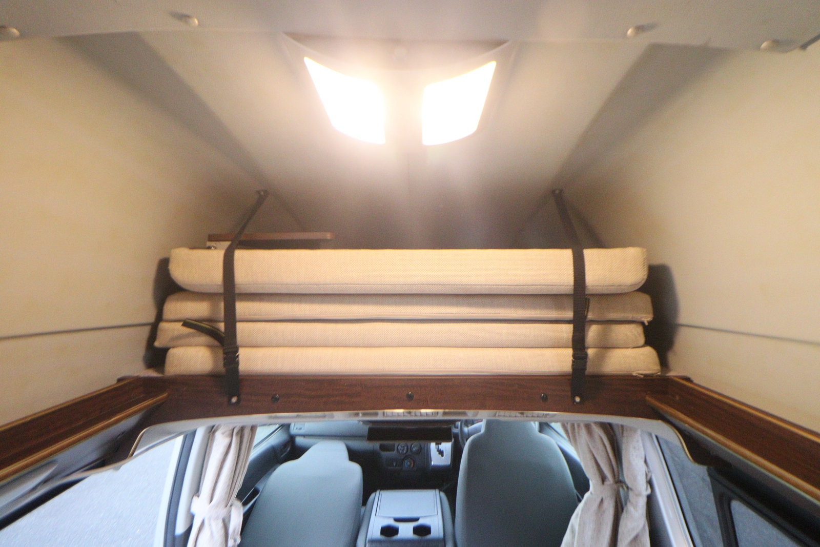 キャンピングカー バンコン ﾊｲｴｰｽ RVﾄﾗｽﾄ ﾛｲﾔﾙJ