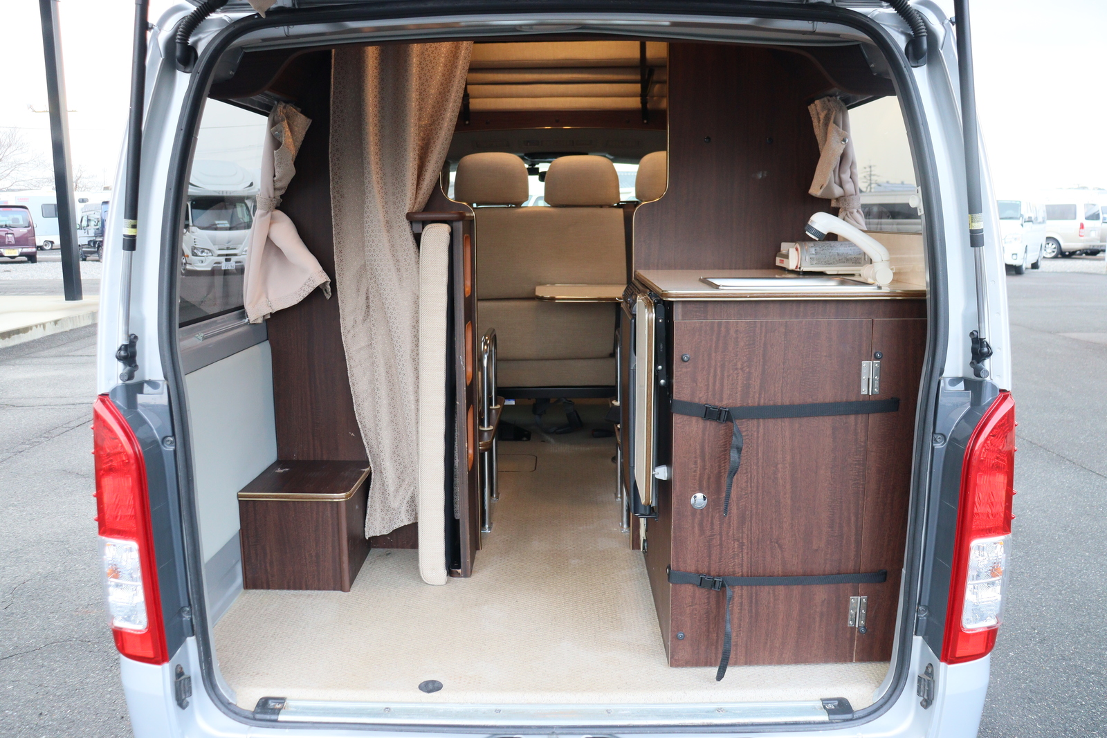 キャンピングカー バンコン ﾊｲｴｰｽ RVﾄﾗｽﾄ ﾛｲﾔﾙJ