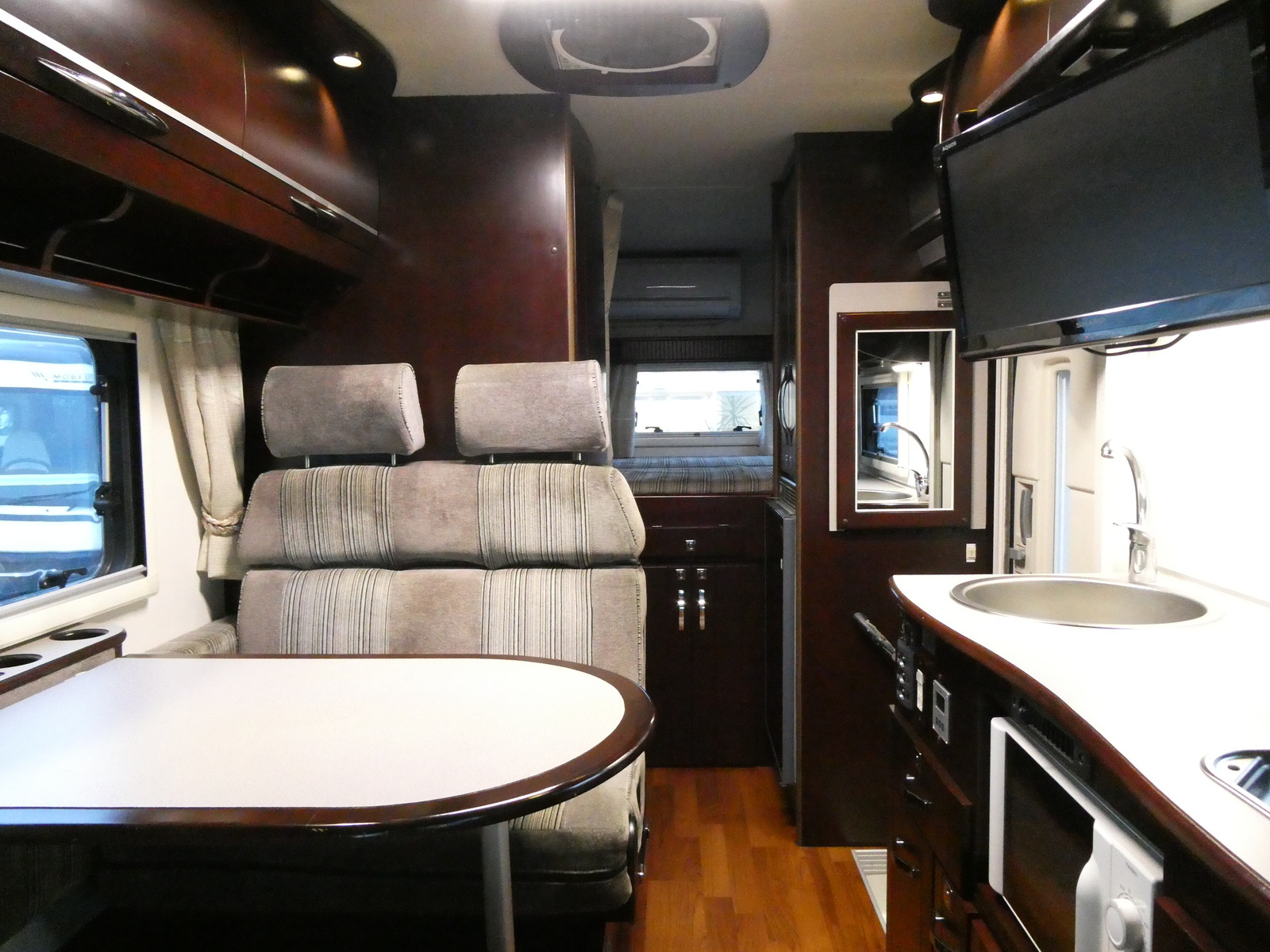 キャンピングカー バスコン ｺｰｽﾀｰ ﾅｯﾂRV ﾎﾞｰﾀﾞｰﾊﾞﾝｸｽ