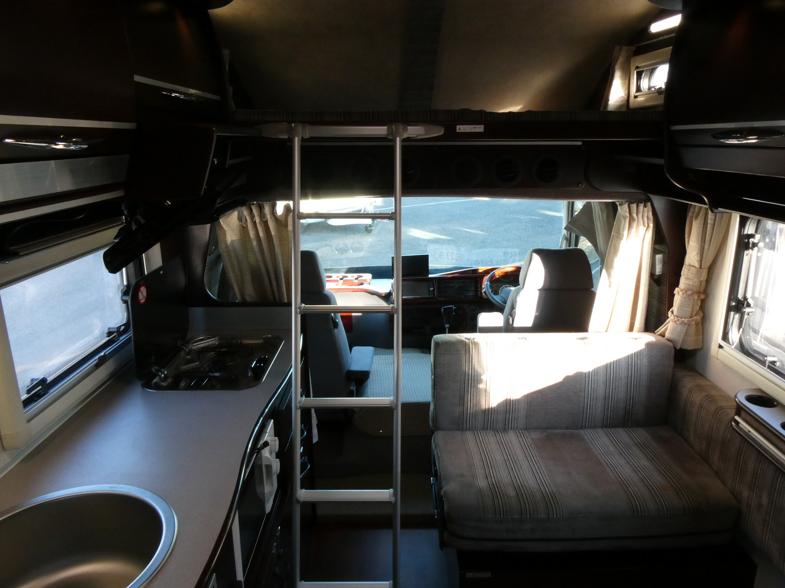 キャンピングカー バスコン ｺｰｽﾀｰ ﾅｯﾂRV ﾎﾞｰﾀﾞｰﾊﾞﾝｸｽ