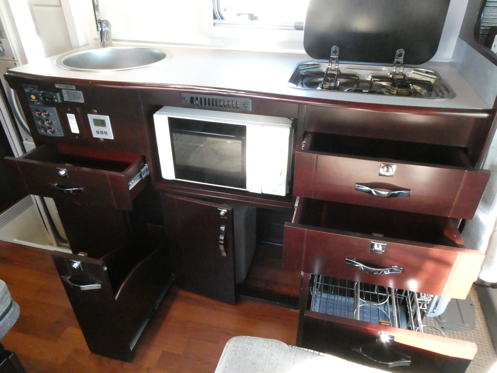 キャンピングカー バスコン ｺｰｽﾀｰ ﾅｯﾂRV ﾎﾞｰﾀﾞｰﾊﾞﾝｸｽ