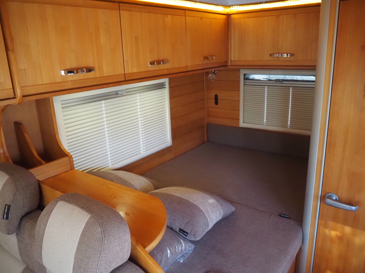 キャンピングカー キャブコン ｶﾑﾛｰﾄﾞﾀﾞｲﾚｸﾄｶｰｽﾞﾄﾘｯﾌﾟﾛｸﾞﾍﾞｰｽ4駆