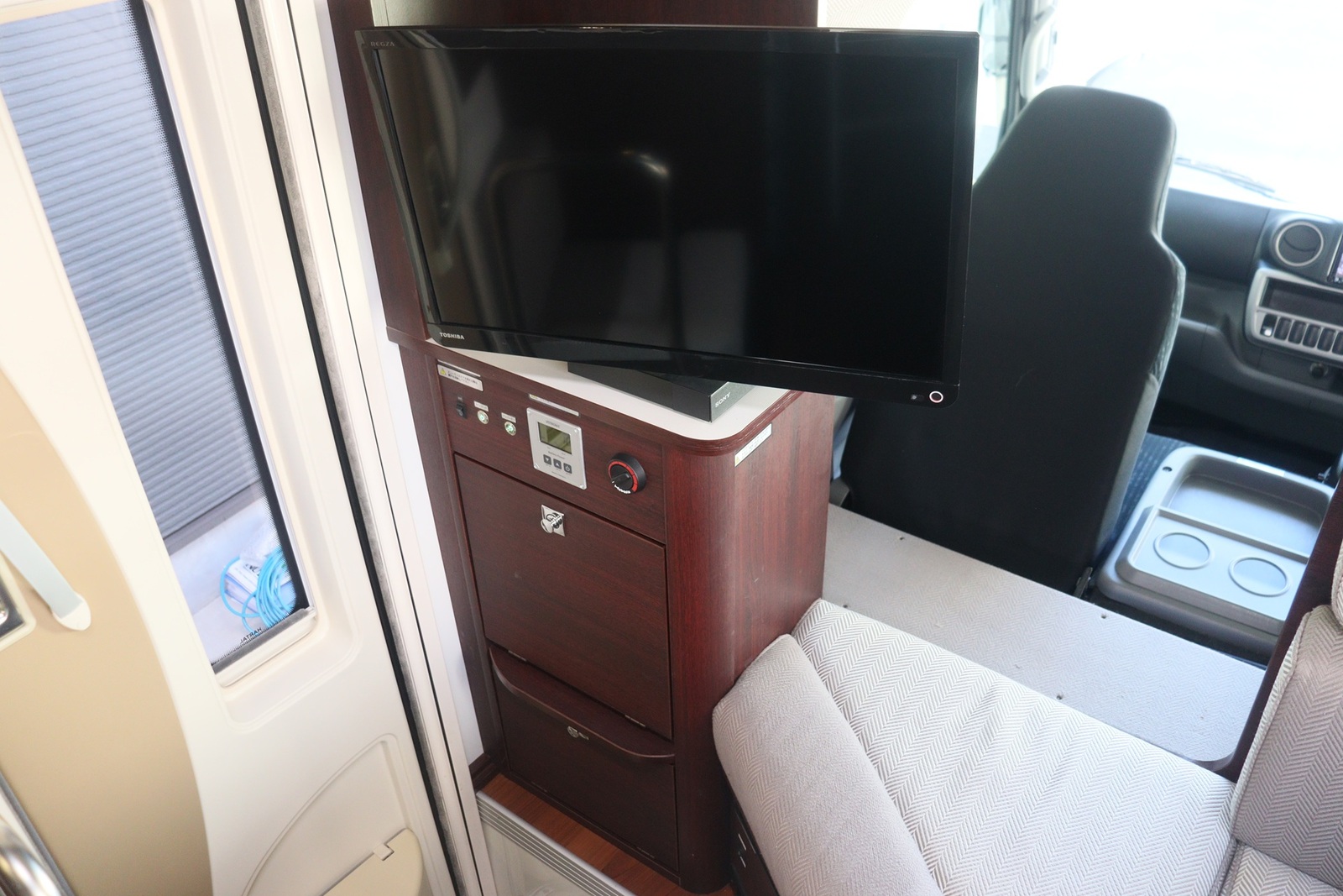 キャンピングカー キャブコン ｶﾑﾛｰﾄﾞ ﾅｯﾂRV ｸﾚｱ5.3Xｴﾎﾞﾘｭｰｼｮﾝ