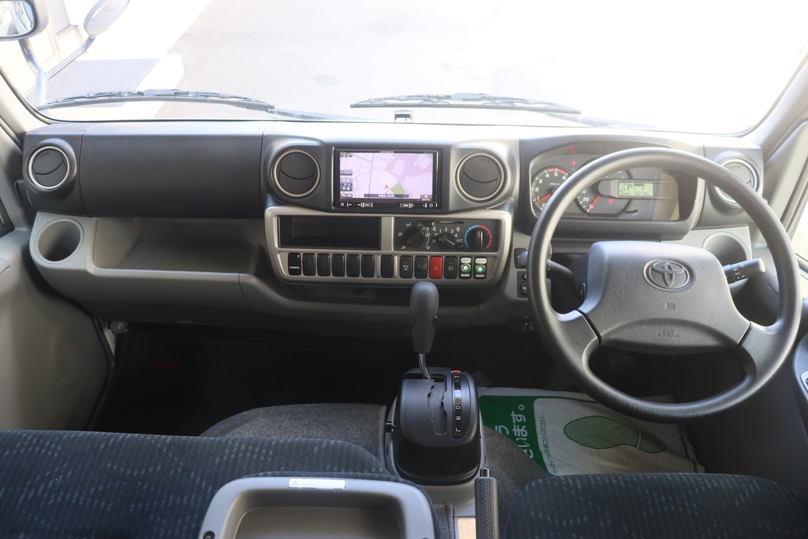 キャンピングカー キャブコン ｶﾑﾛｰﾄﾞ ﾅｯﾂRV ｸﾚｱ5.3Xｴﾎﾞﾘｭｰｼｮﾝ