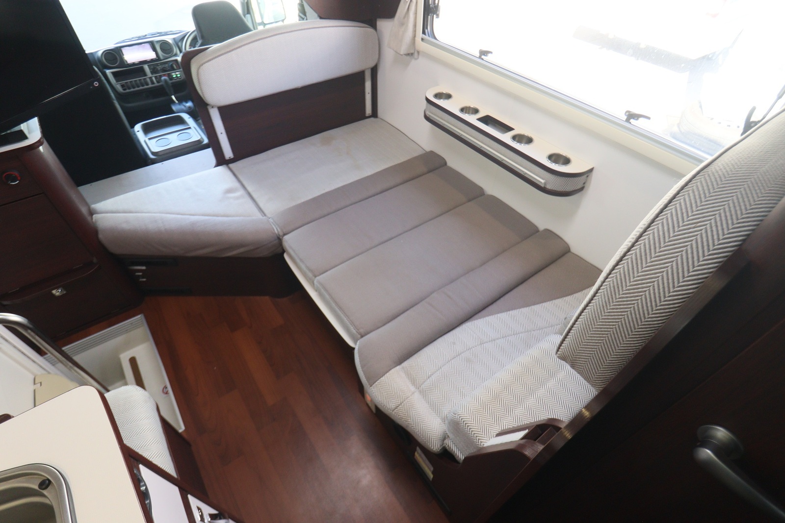 キャンピングカー キャブコン ｶﾑﾛｰﾄﾞ ﾅｯﾂRV ｸﾚｱ5.3Xｴﾎﾞﾘｭｰｼｮﾝ