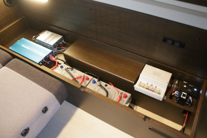 キャンピングカー バンコン ﾊｲｴｰｽ ﾄｲﾌｧｸﾄﾘｰ ﾗﾝﾄﾞﾃｨﾋﾟｰ ｿｰﾗｰ