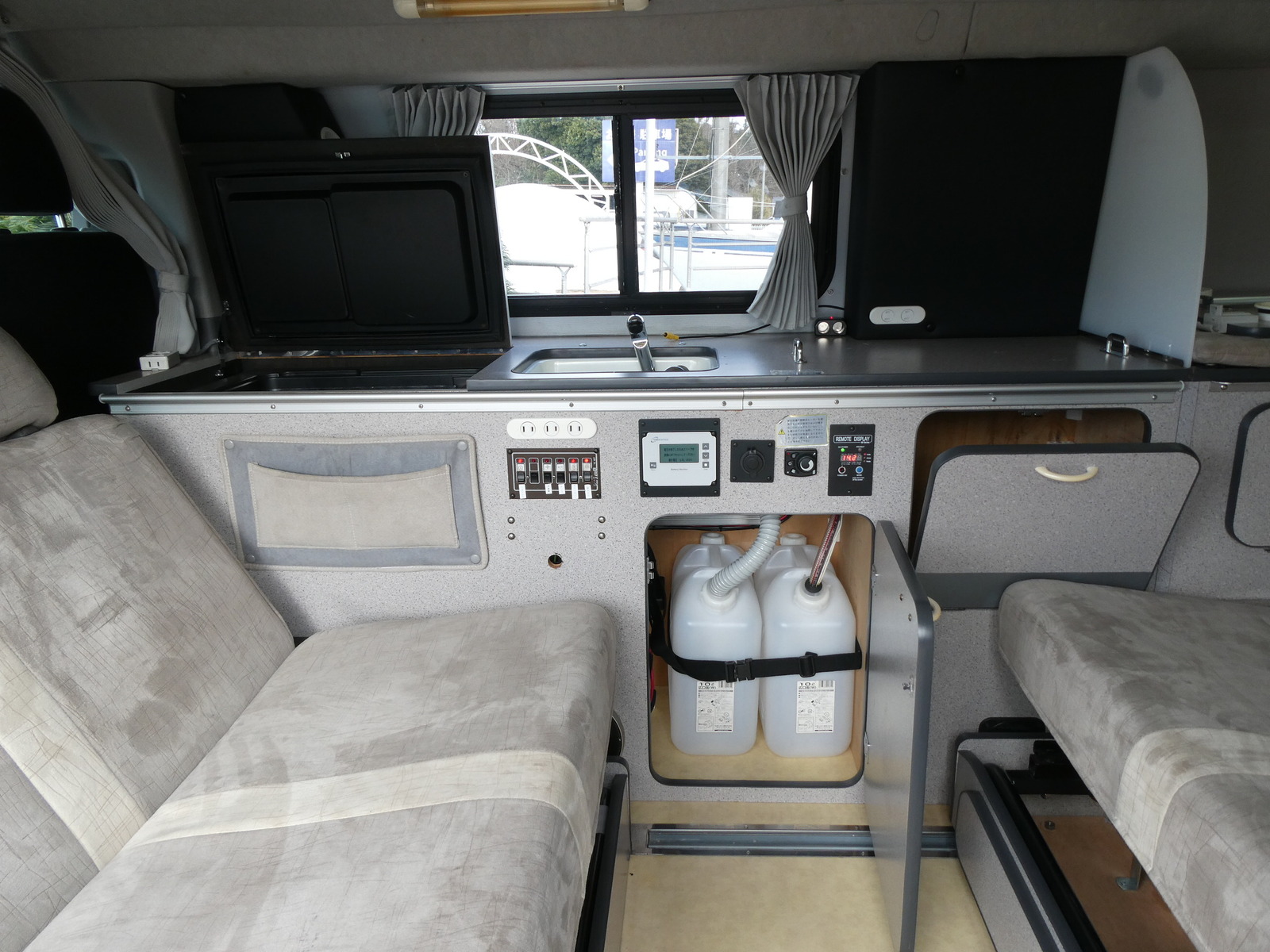 キャンピングカー バンコン ﾎﾜｲﾄﾊｳｽ　ｺﾝﾊﾟｽ　ﾎﾟｯﾌﾟｱｯﾌﾟ　FF　ﾘﾁｳﾑBT