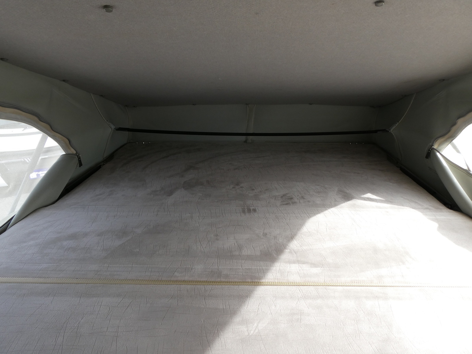 キャンピングカー バンコン ﾎﾜｲﾄﾊｳｽ　ｺﾝﾊﾟｽ　ﾎﾟｯﾌﾟｱｯﾌﾟ　FF　ﾘﾁｳﾑBT