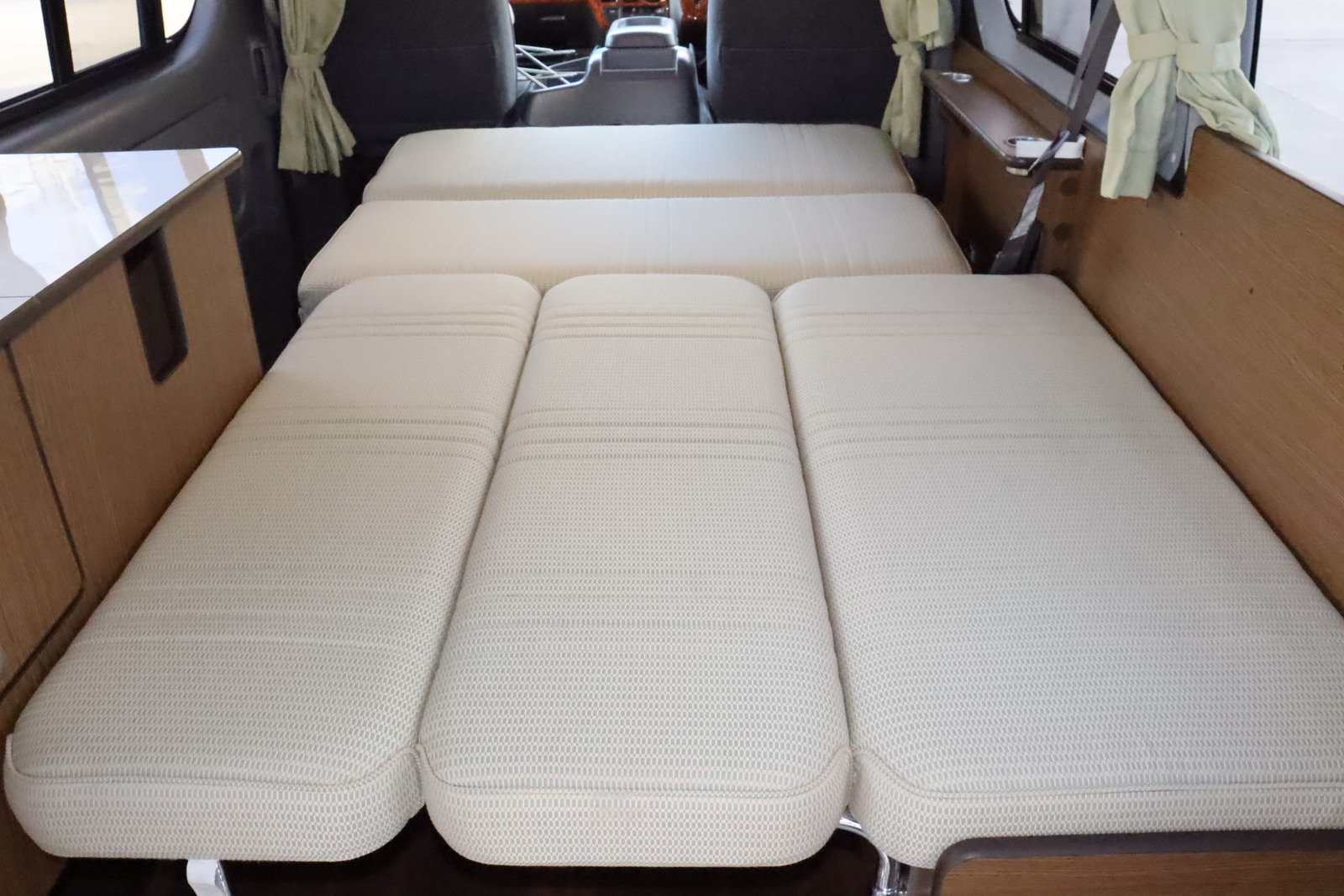 キャンピングカー バンコン ﾊｲｴｰｽ ｱﾈｯｸｽ ｽﾄﾘｰﾄ