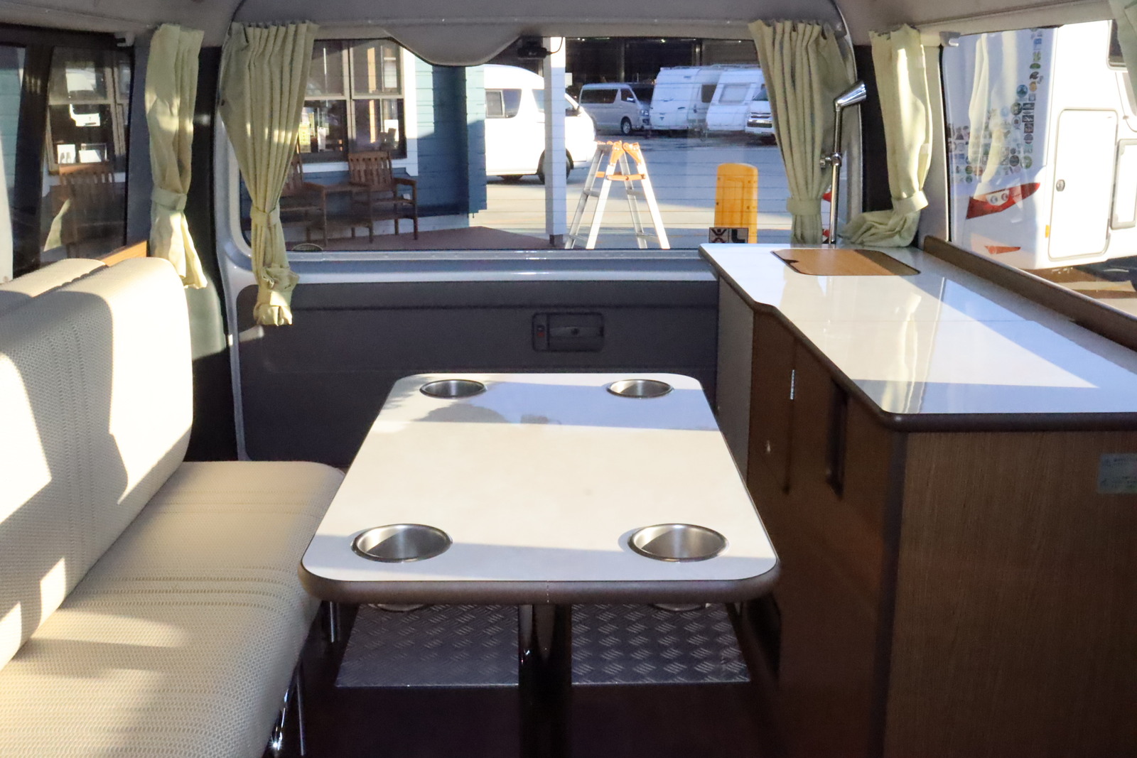 キャンピングカー バンコン ﾊｲｴｰｽ ｱﾈｯｸｽ ｽﾄﾘｰﾄ