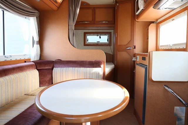 キャンピングカー キャブコン ﾊｲｴｰｽ ﾌｧｰｽﾄｶｽﾀﾑ CG550ﾎﾞﾚﾛV 4WD