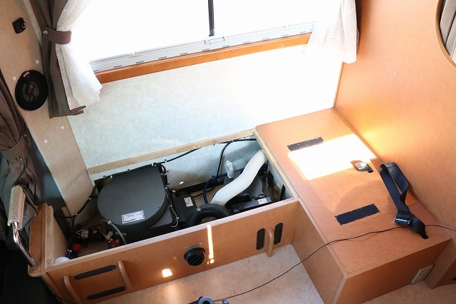 キャンピングカー キャブコン ﾊｲｴｰｽ ﾌｧｰｽﾄｶｽﾀﾑ CG550ﾎﾞﾚﾛV 4WD