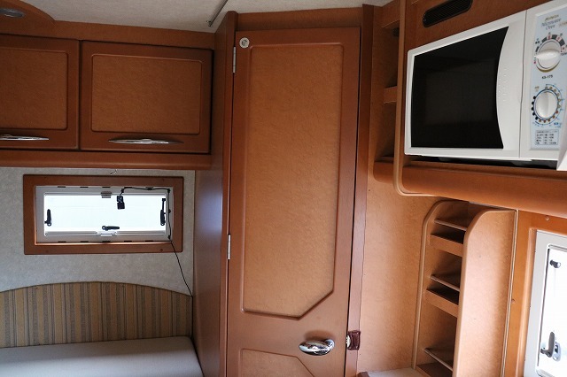 キャンピングカー キャブコン ﾊｲｴｰｽ ﾌｧｰｽﾄｶｽﾀﾑ CG550ﾎﾞﾚﾛV 4WD