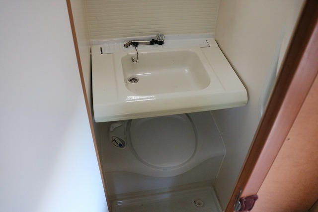 キャンピングカー キャブコン ﾊｲｴｰｽ ﾌｧｰｽﾄｶｽﾀﾑ CG550ﾎﾞﾚﾛV 4WD