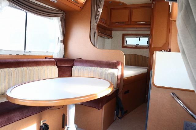 キャンピングカー キャブコン ﾊｲｴｰｽ ﾌｧｰｽﾄｶｽﾀﾑ CG550ﾎﾞﾚﾛV 4WD