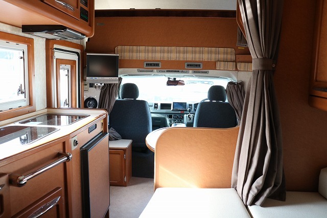 キャンピングカー キャブコン ﾊｲｴｰｽ ﾌｧｰｽﾄｶｽﾀﾑ CG550ﾎﾞﾚﾛV 4WD