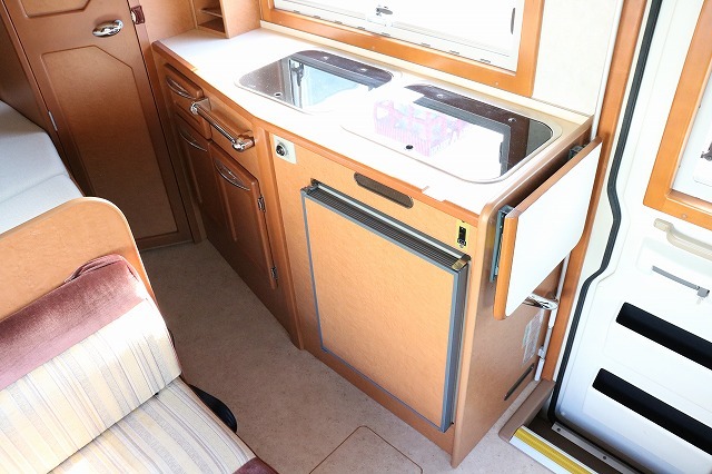 キャンピングカー キャブコン ﾊｲｴｰｽ ﾌｧｰｽﾄｶｽﾀﾑ CG550ﾎﾞﾚﾛV 4WD