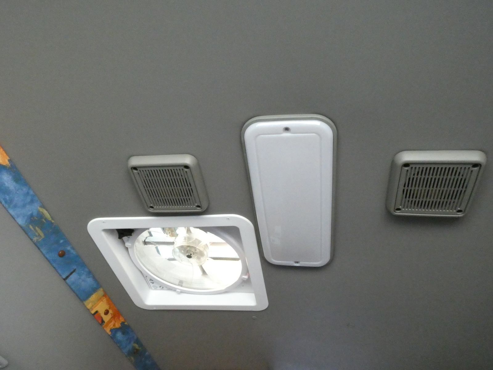 キャンピングカー バスコン RVﾋﾞｯｸﾌｯﾄ　ｸﾞﾗﾝﾃﾞｨｰﾈ　家AC　ﾘﾁｳﾑBT　FF