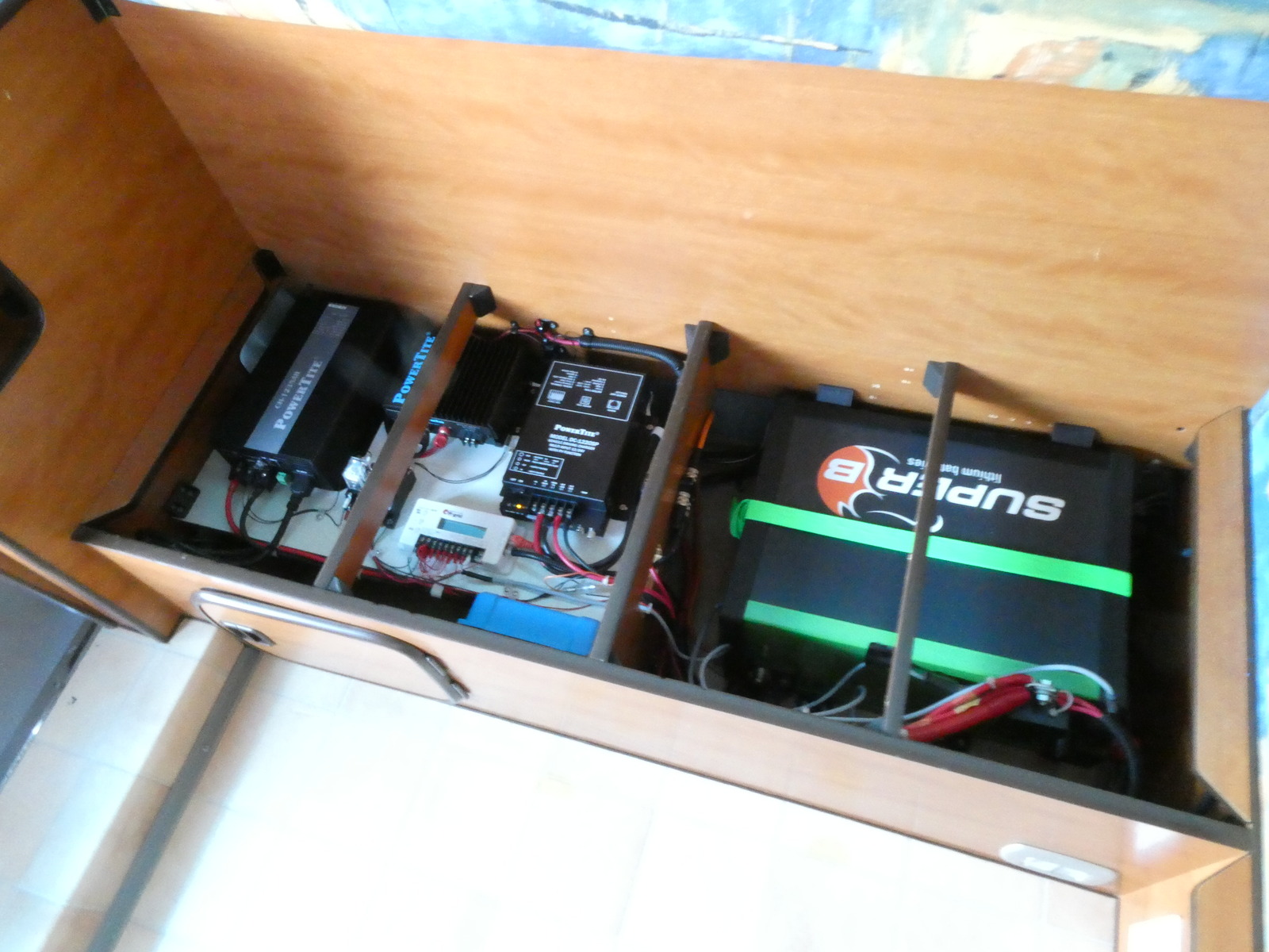 キャンピングカー バスコン RVﾋﾞｯｸﾌｯﾄ　ｸﾞﾗﾝﾃﾞｨｰﾈ　家AC　ﾘﾁｳﾑBT　FF