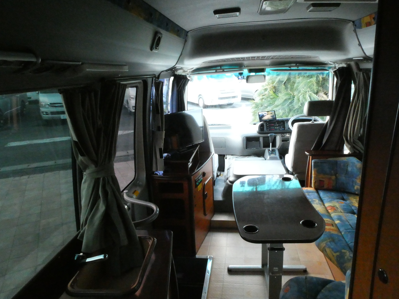 キャンピングカー バスコン RVﾋﾞｯｸﾌｯﾄ　ｸﾞﾗﾝﾃﾞｨｰﾈ　家AC　ﾘﾁｳﾑBT　FF