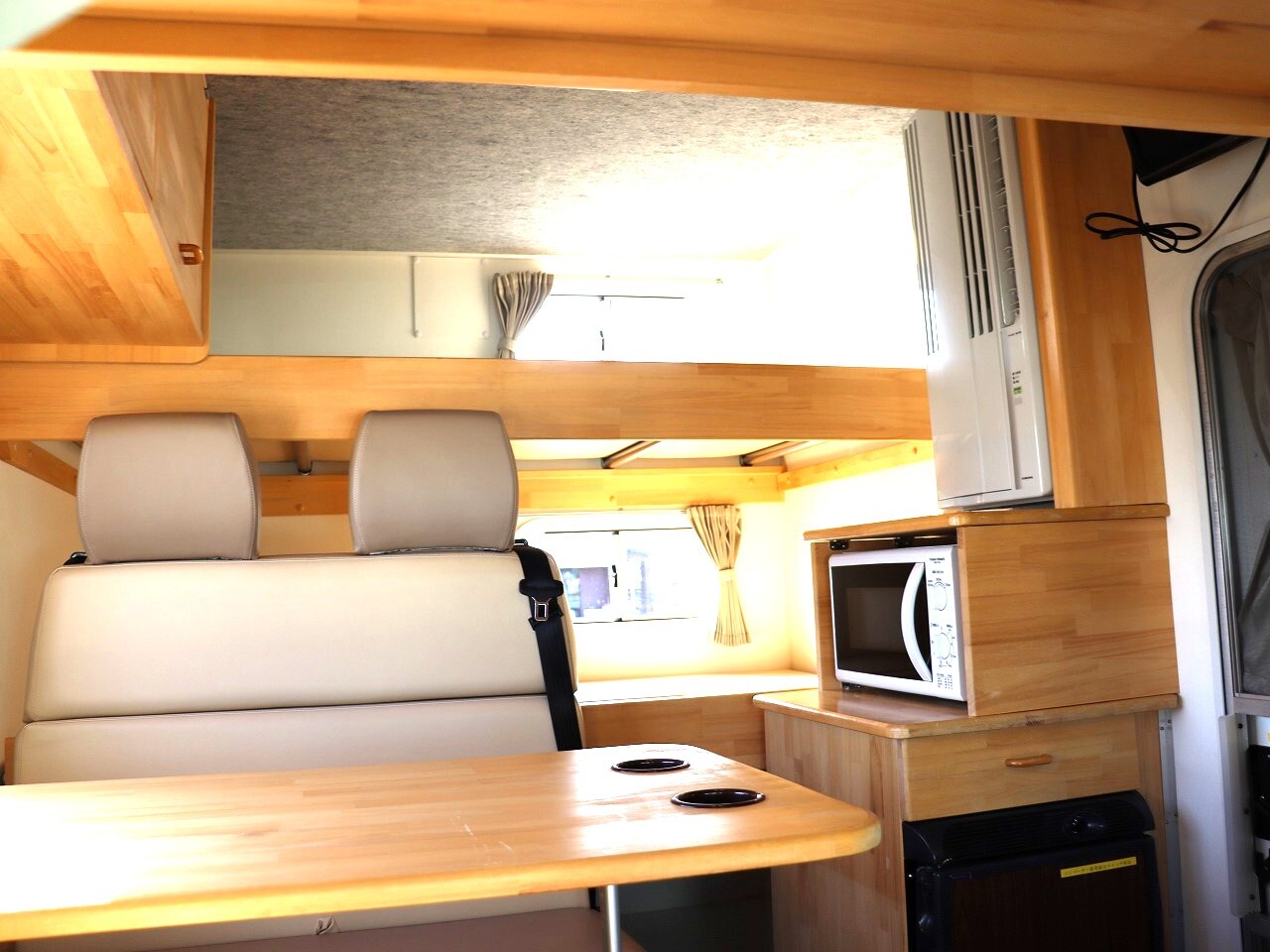 キャンピングカー キャブコン ﾎﾞﾝｺﾞ ﾏｯｸﾚｰﾃﾞｨｱﾗ  ｳｲﾝﾄﾞｳAC 4WD