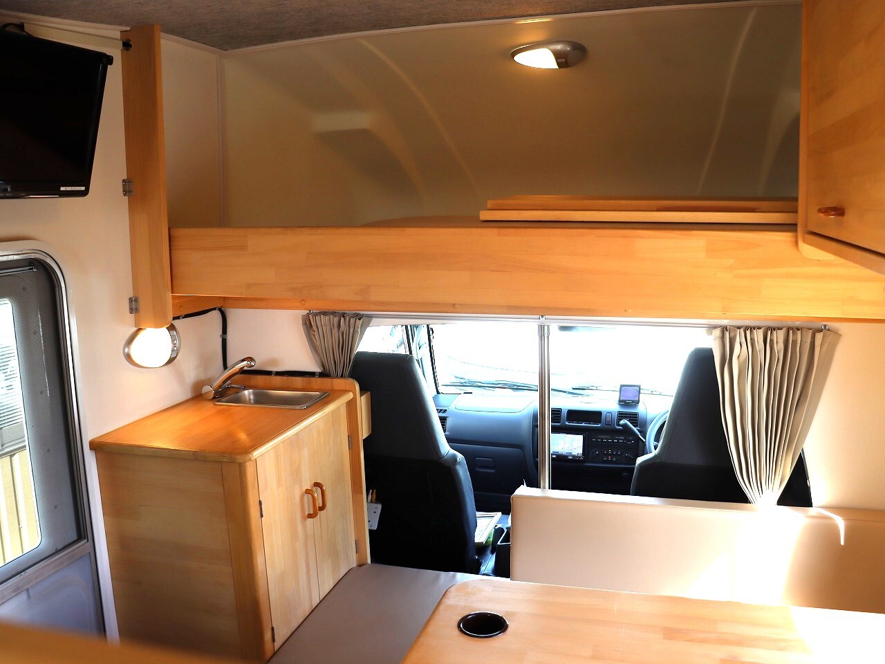 キャンピングカー キャブコン ﾎﾞﾝｺﾞ ﾏｯｸﾚｰﾃﾞｨｱﾗ  ｳｲﾝﾄﾞｳAC 4WD