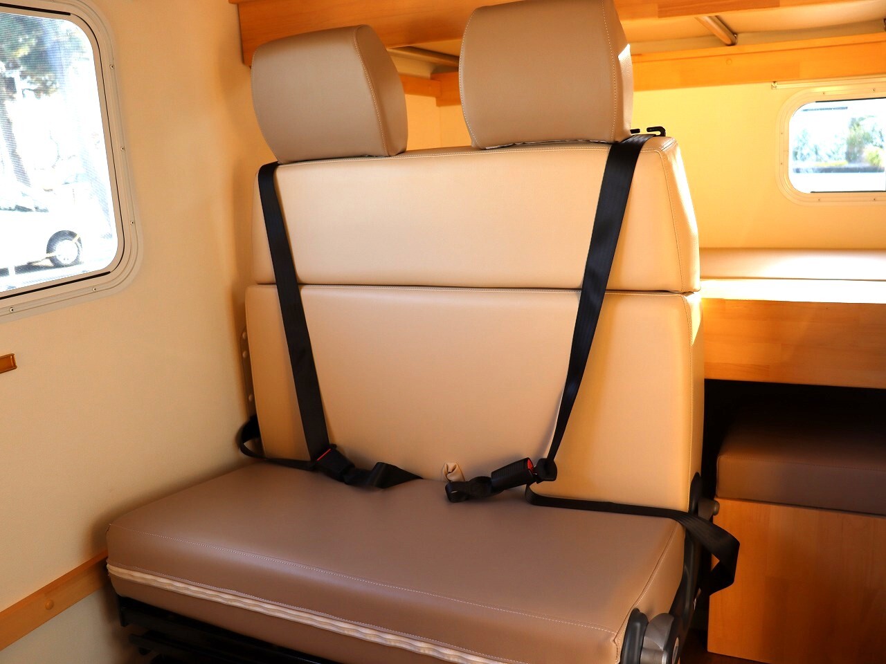 キャンピングカー キャブコン ﾎﾞﾝｺﾞ ﾏｯｸﾚｰﾃﾞｨｱﾗ  ｳｲﾝﾄﾞｳAC 4WD