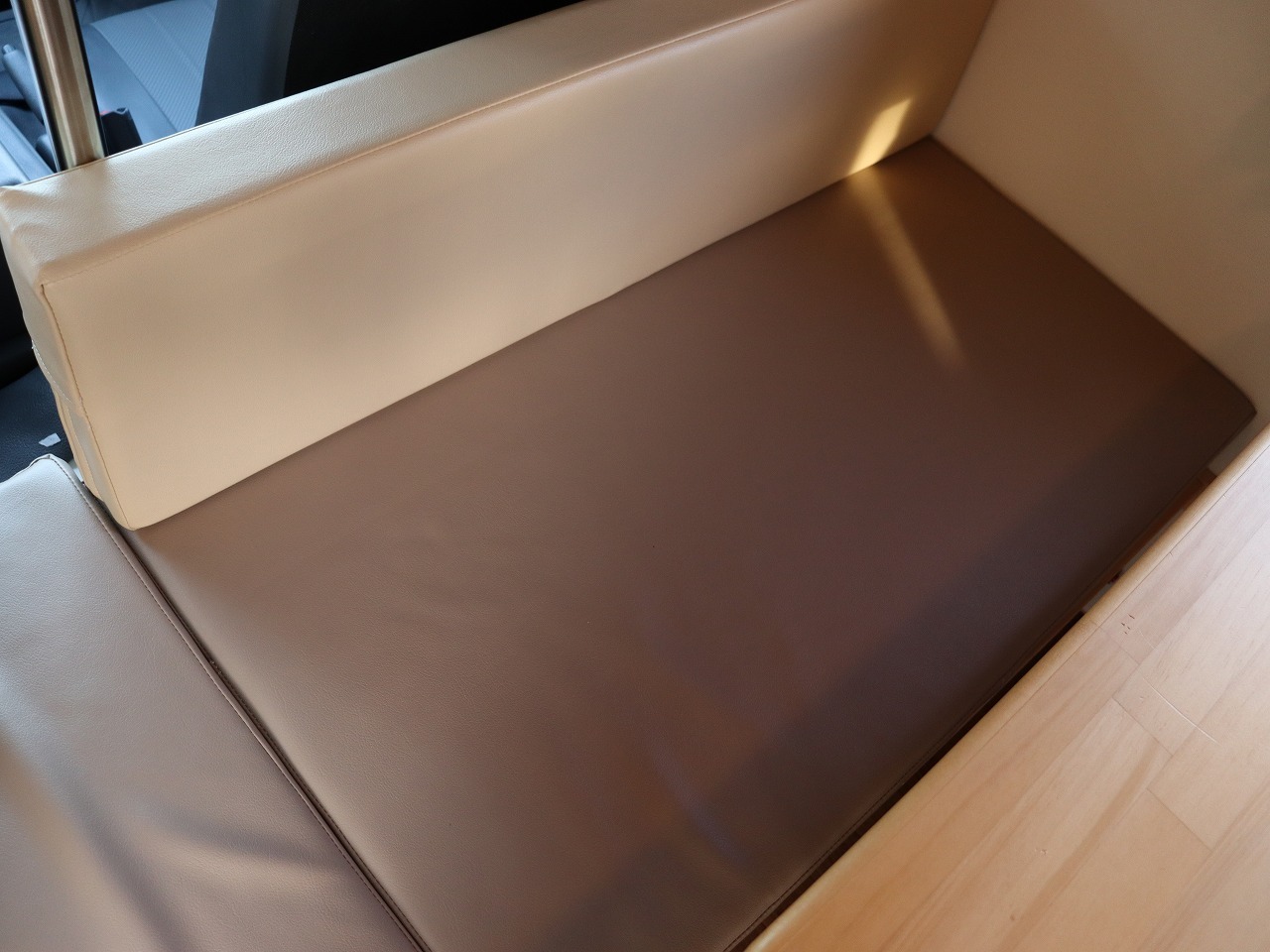 キャンピングカー キャブコン ﾎﾞﾝｺﾞ ﾏｯｸﾚｰﾃﾞｨｱﾗ  ｳｲﾝﾄﾞｳAC 4WD