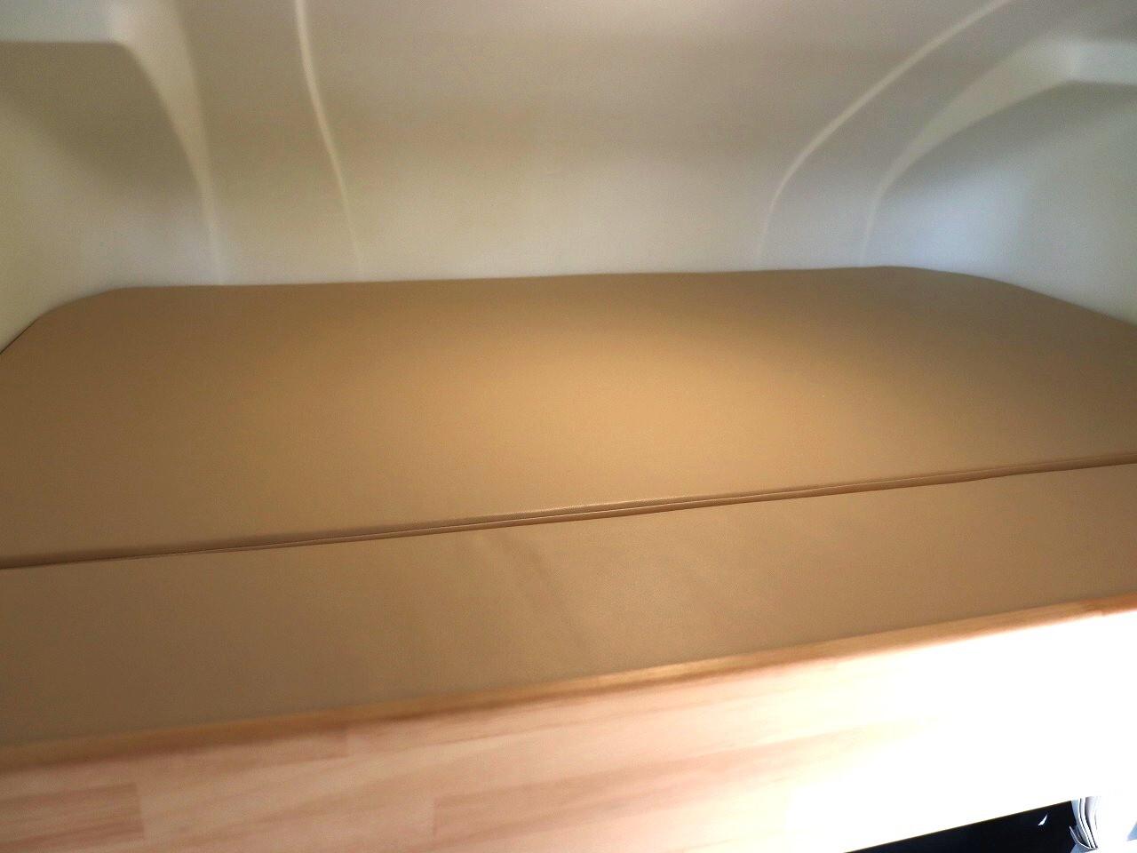 キャンピングカー キャブコン ﾎﾞﾝｺﾞ ﾏｯｸﾚｰﾃﾞｨｱﾗ  ｳｲﾝﾄﾞｳAC 4WD