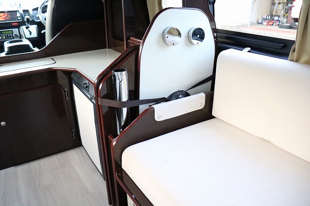 キャンピングカー バンコン ﾊｲｴｰｽ FOCS DSﾌﾟﾚﾐｱﾑ 4WD