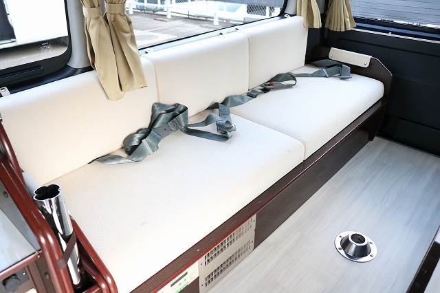 キャンピングカー バンコン ﾊｲｴｰｽ FOCS DSﾌﾟﾚﾐｱﾑ 4WD