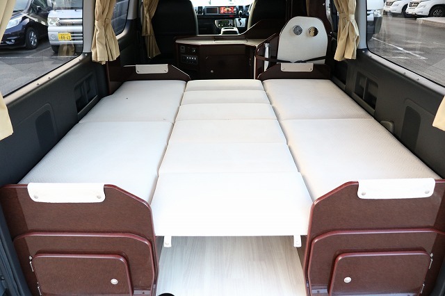 キャンピングカー バンコン ﾊｲｴｰｽ FOCS DSﾌﾟﾚﾐｱﾑ 4WD