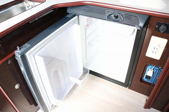 キャンピングカー バンコン ﾊｲｴｰｽ FOCS DSﾌﾟﾚﾐｱﾑ 4WD