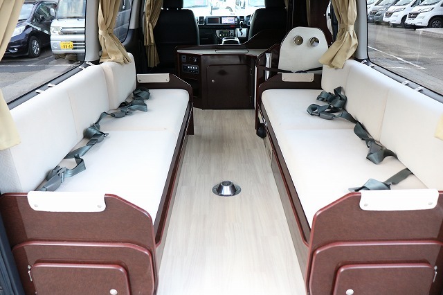 キャンピングカー バンコン ﾊｲｴｰｽ FOCS DSﾌﾟﾚﾐｱﾑ 4WD