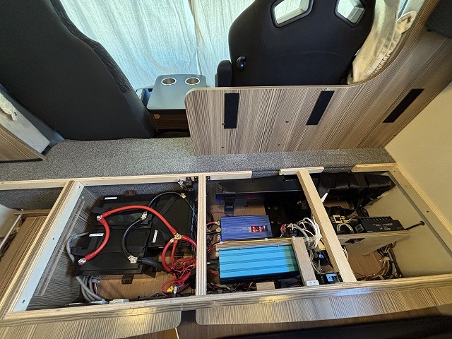 キャンピングカー キャブコン ｶﾑﾛｰﾄﾞ ﾊﾞﾝﾃｯｸ ｼﾞﾙ520 4WD