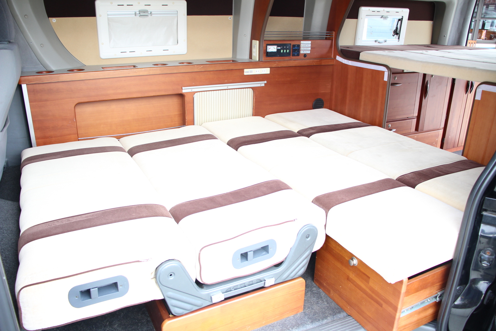 キャンピングカー バンコン ﾚｼﾞｱｽｴｰｽ ﾅｯﾂRV ﾘｰｸ