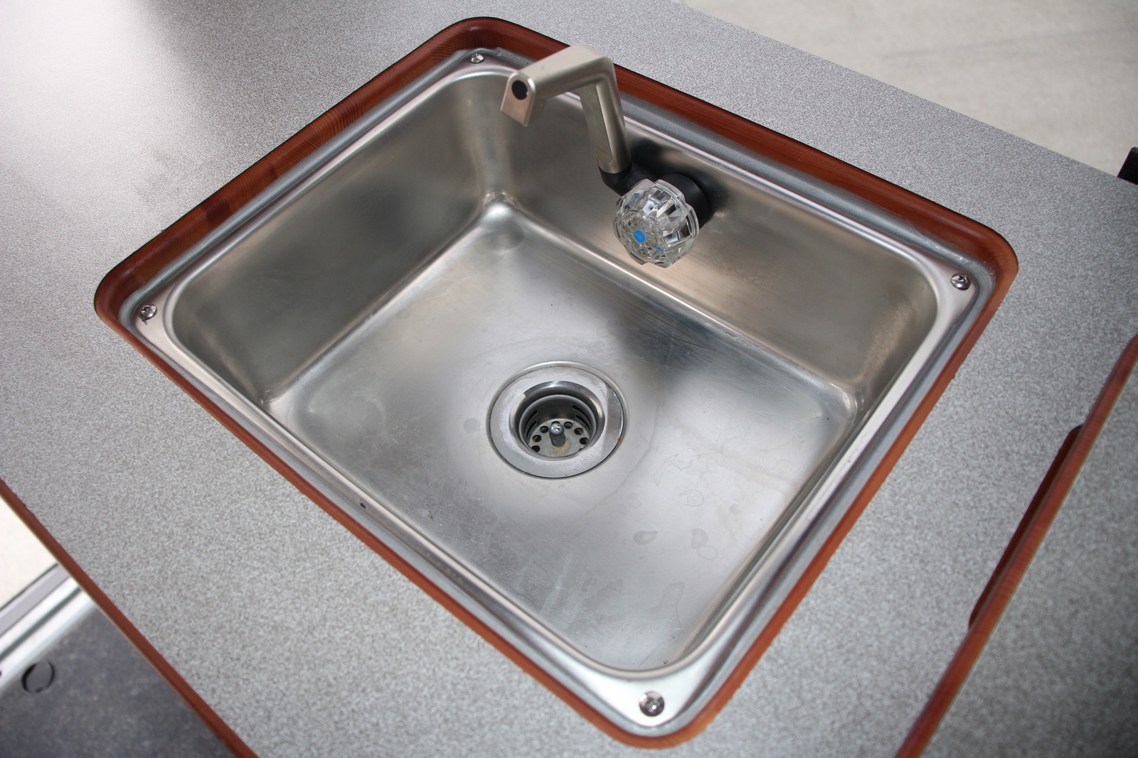 キャンピングカー バンコン ﾚｼﾞｱｽｴｰｽ ﾅｯﾂRV ﾘｰｸ