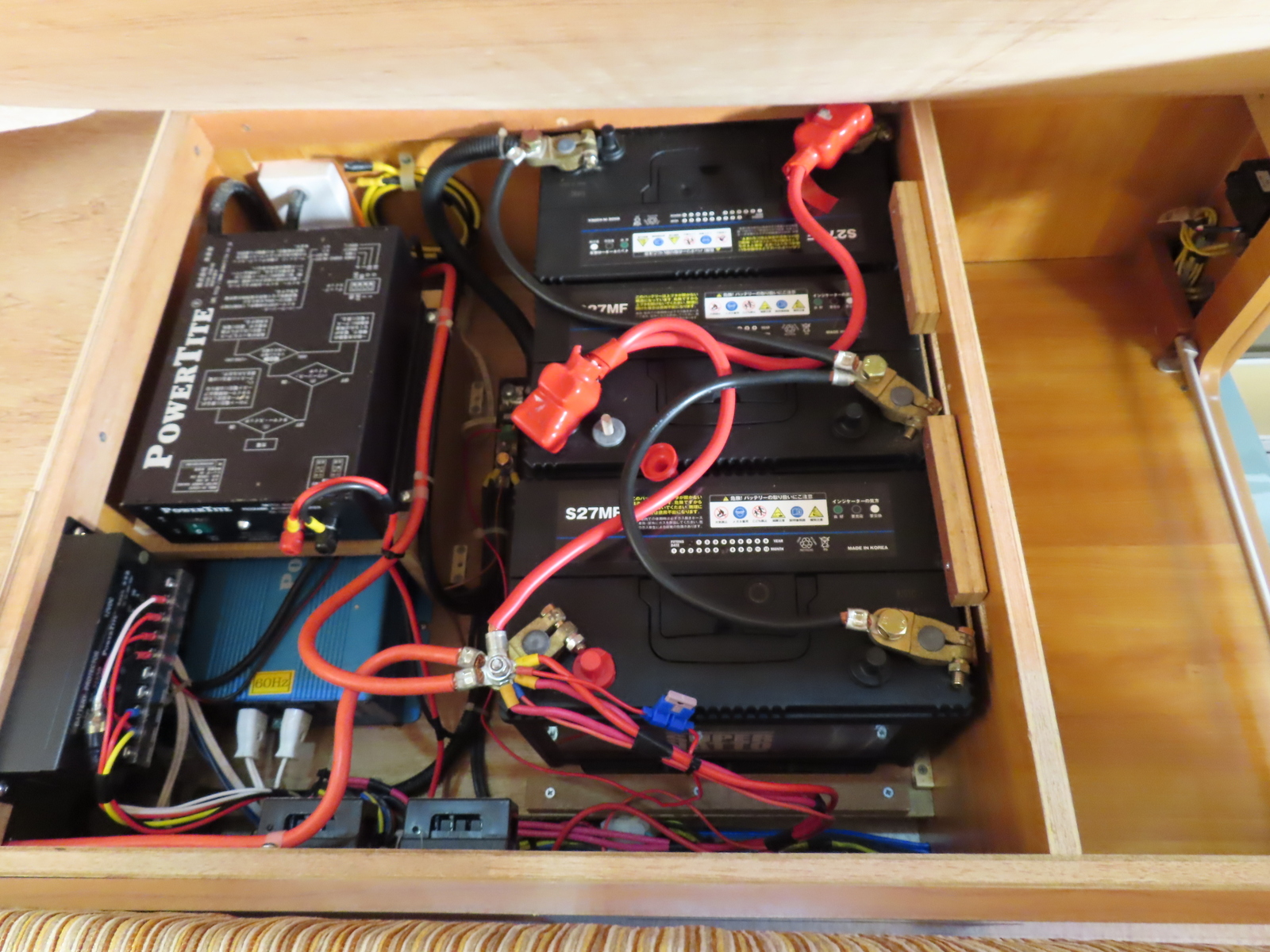 キャンピングカー キャブコン ｶﾑﾛｰﾄﾞﾊﾞﾝﾃｯｸ ｼﾞﾙ480ｽｷｯﾌﾟ 家庭用AC