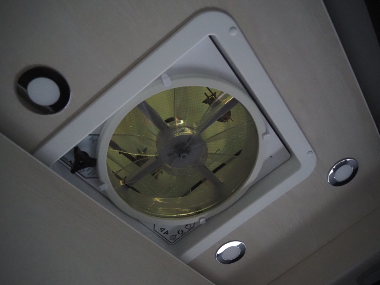 キャンピングカー バンコン ﾊｲｴｰｽ ｱﾈｯｸｽ ｳｨｽﾞ ACｸｰﾗｰ 4WDDT