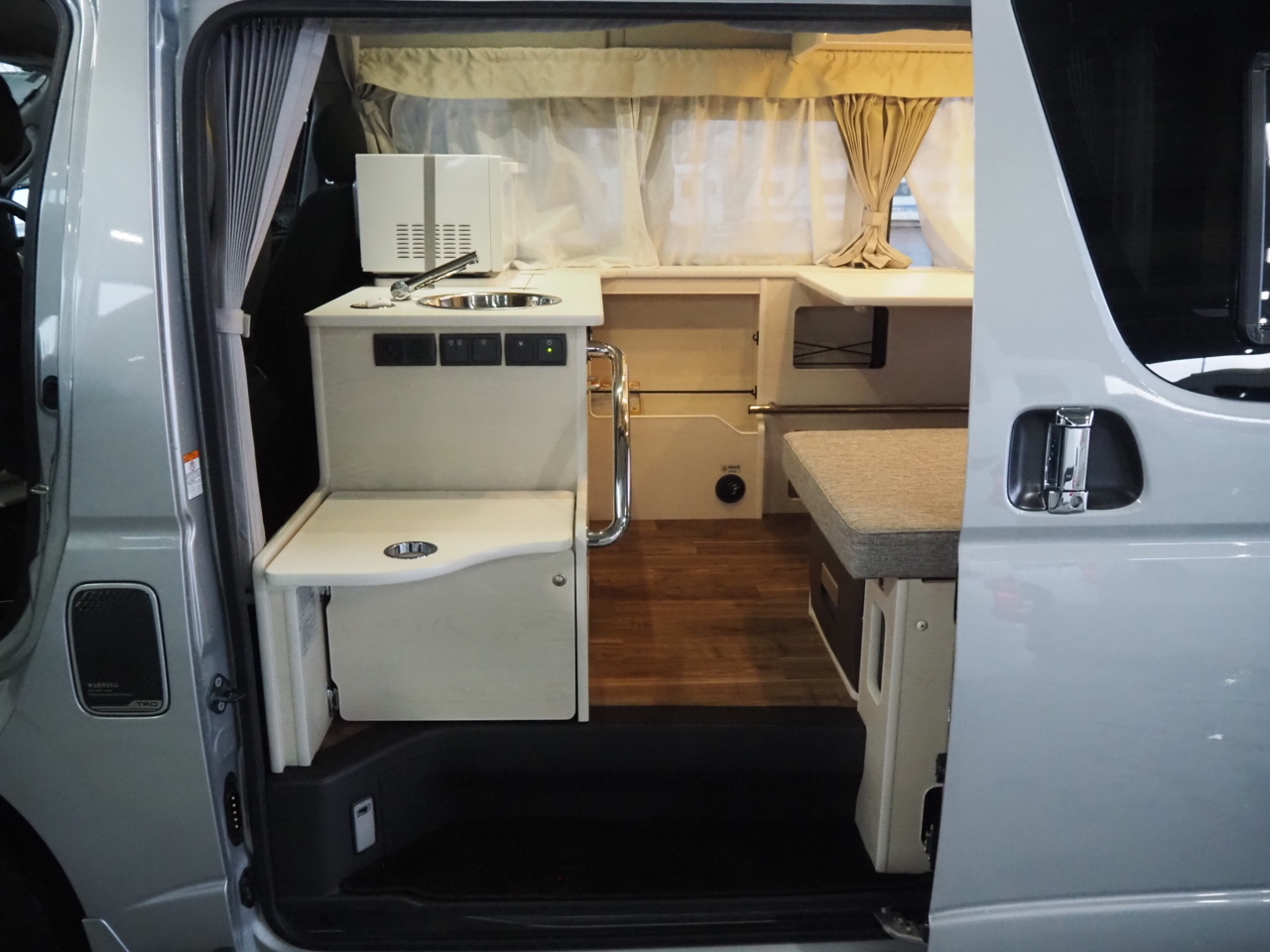 キャンピングカー バンコン ﾊｲｴｰｽ ｱﾈｯｸｽ ｳｨｽﾞ ACｸｰﾗｰ 4WDDT 新潟