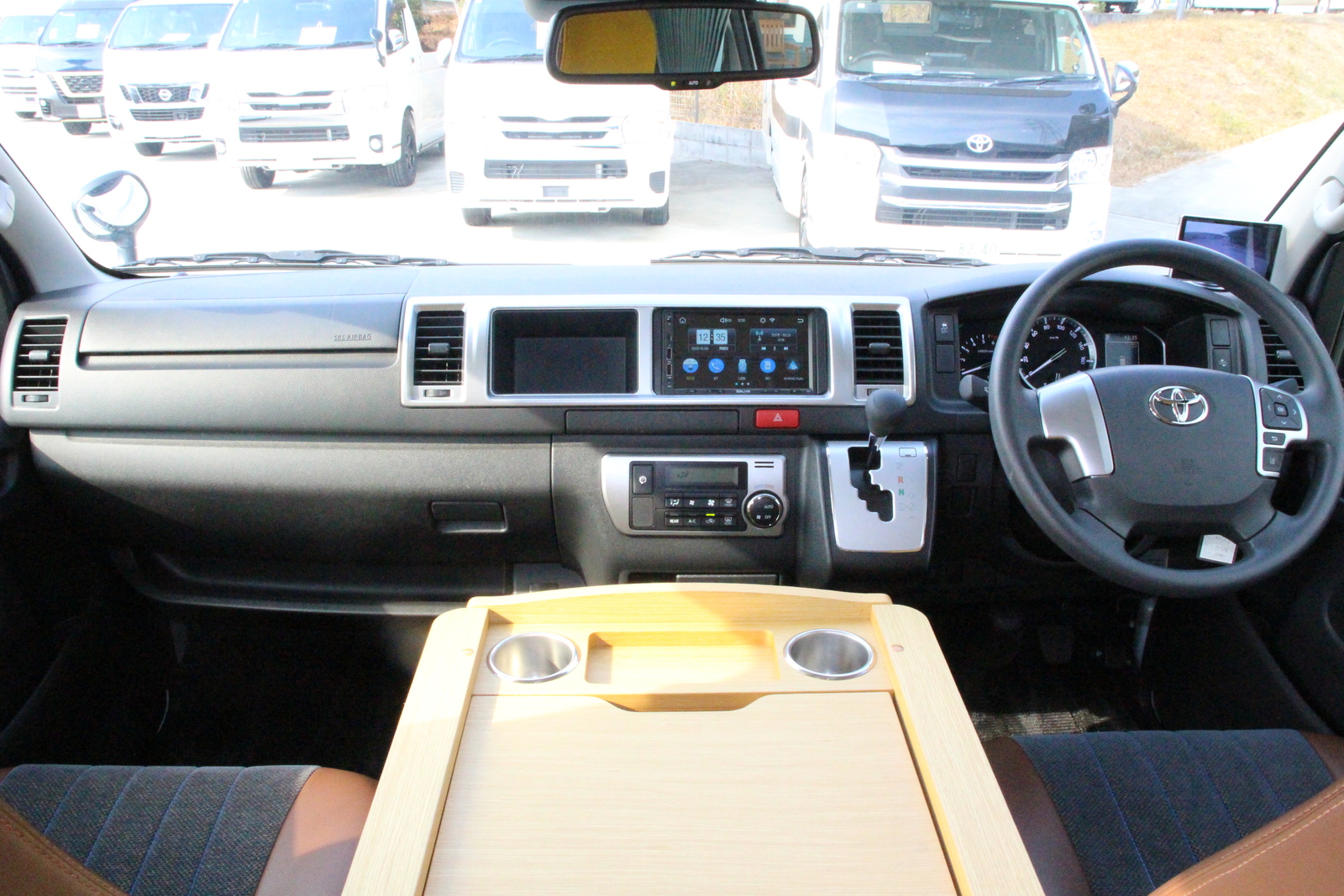 キャンピングカー バンコン ﾊｲｴｰｽ ﾄｲｽﾞBOX95 30台限定車 ｸﾞﾗﾝﾃﾞ仕様