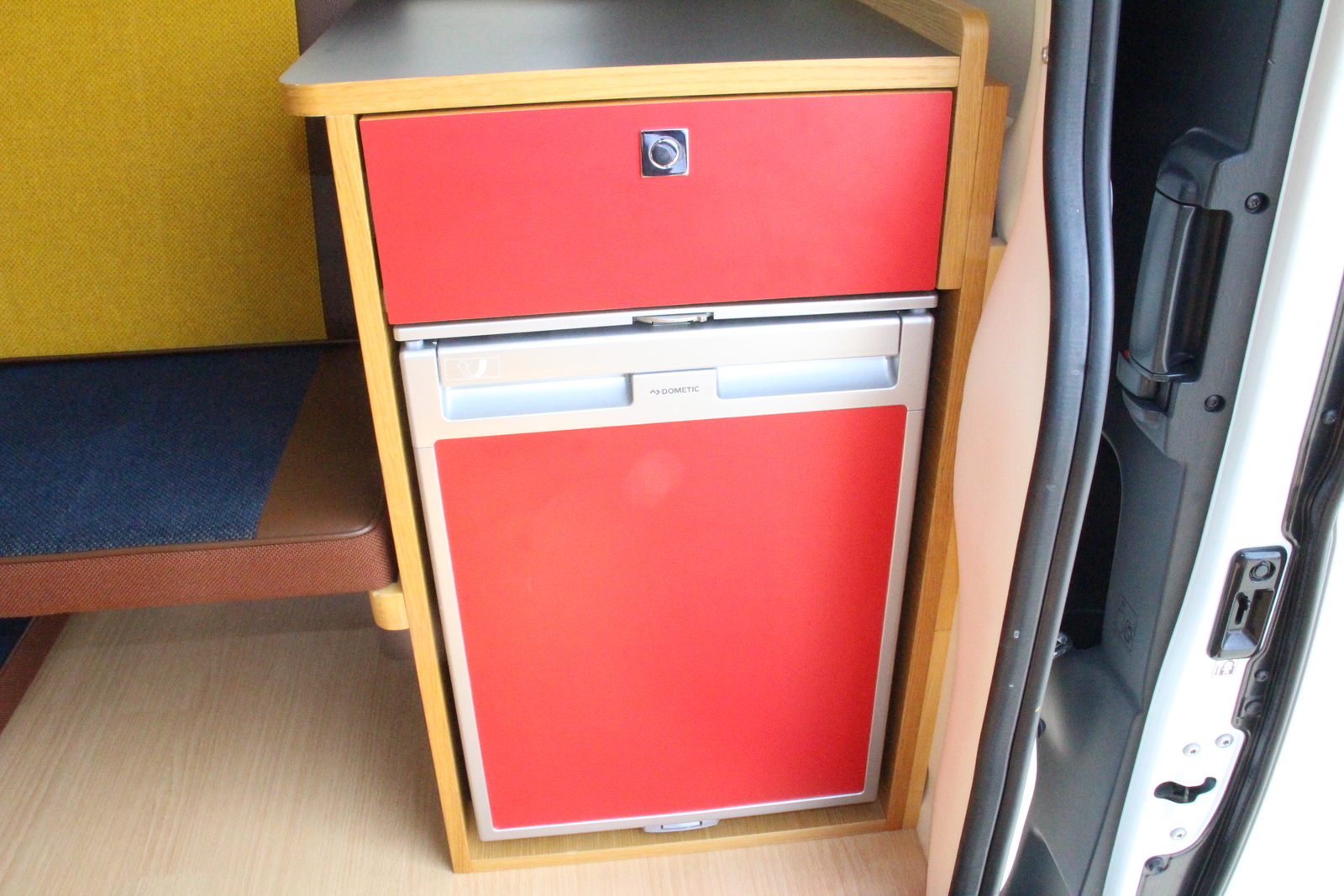 キャンピングカー バンコン ﾊｲｴｰｽ ﾄｲｽﾞBOX95 30台限定車 ｸﾞﾗﾝﾃﾞ仕様