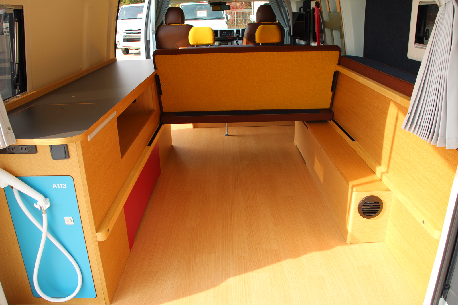 キャンピングカー バンコン ﾊｲｴｰｽ ﾄｲｽﾞBOX95 30台限定車 ｸﾞﾗﾝﾃﾞ仕様