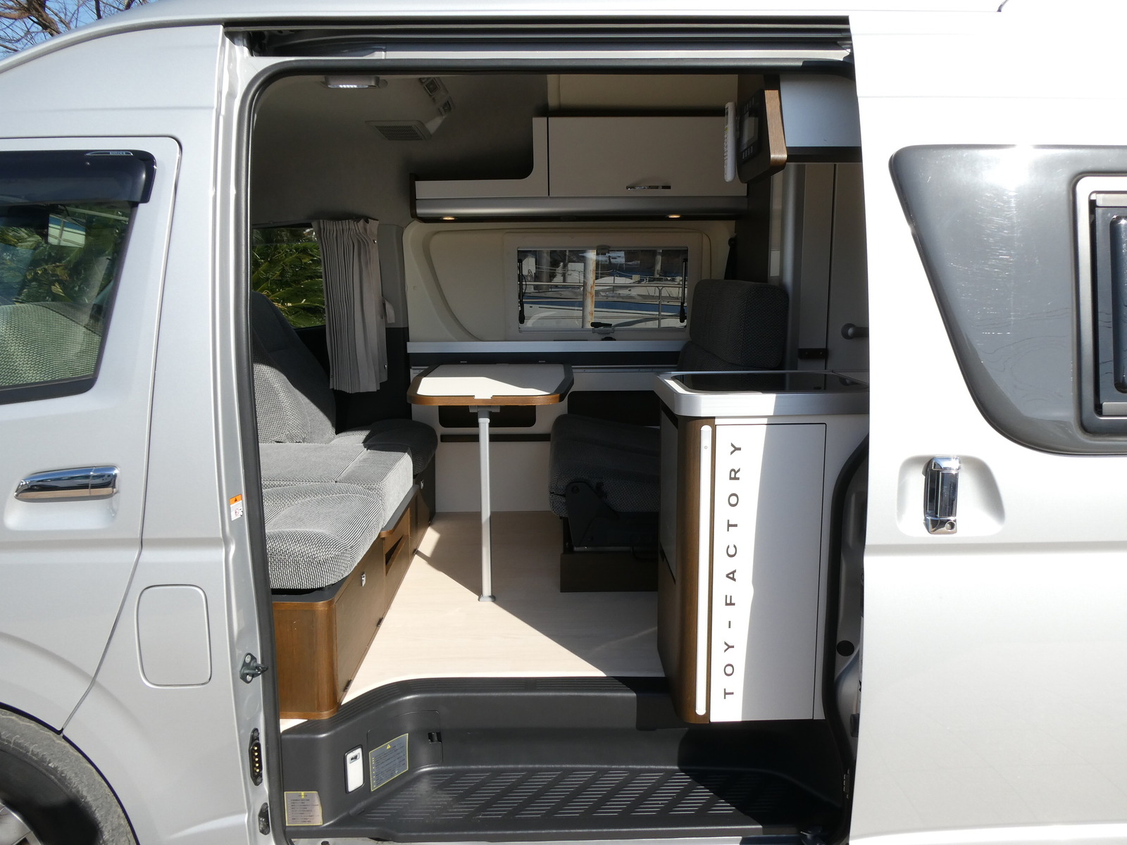 キャンピングカー バンコン ﾄｲﾌｧｸﾄﾘｰ　ｺﾙﾄﾞﾊﾞｸﾙｰｽﾞ　家AC　ｿｰﾗｰ　FF