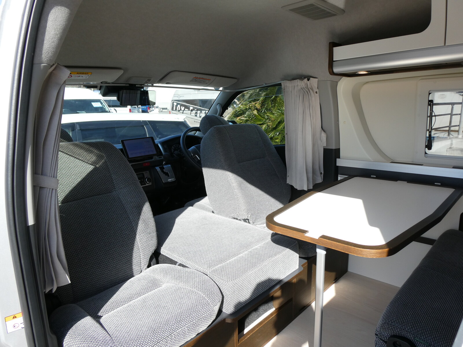 キャンピングカー バンコン ﾄｲﾌｧｸﾄﾘｰ　ｺﾙﾄﾞﾊﾞｸﾙｰｽﾞ　家AC　ｿｰﾗｰ　FF