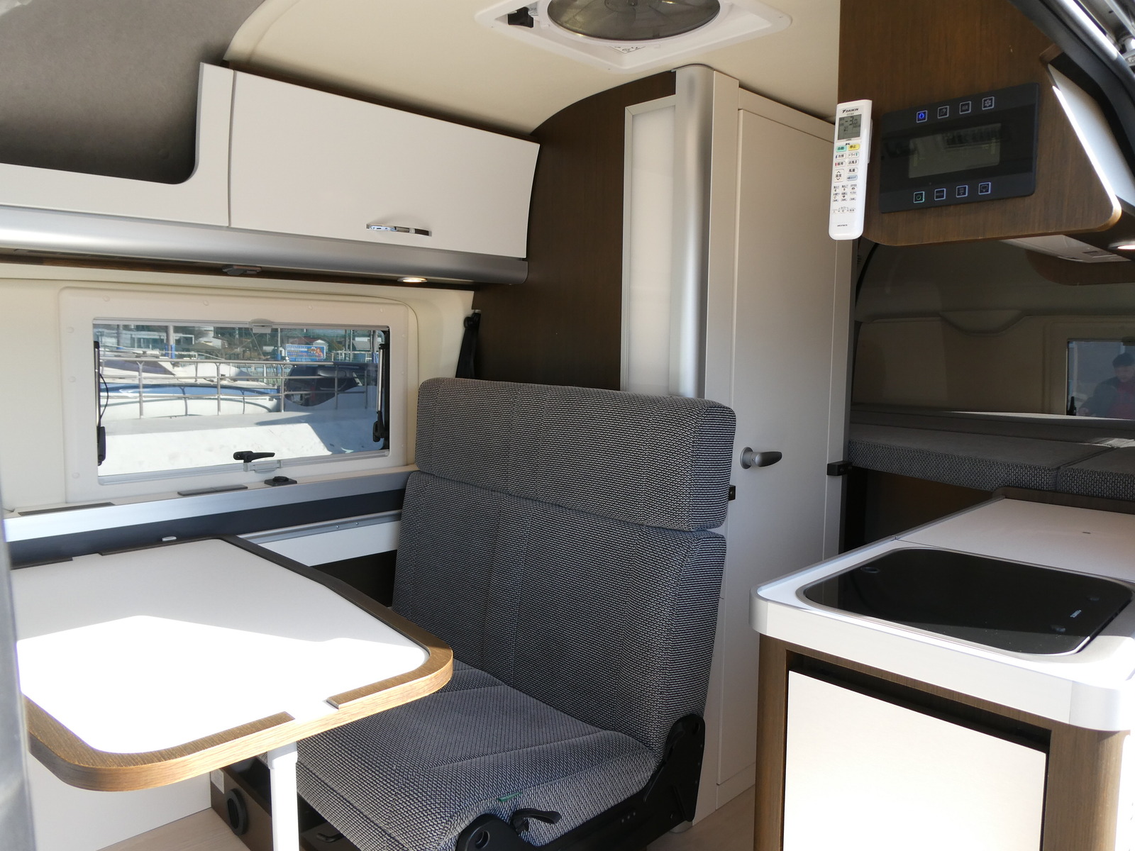 キャンピングカー バンコン ﾄｲﾌｧｸﾄﾘｰ　ｺﾙﾄﾞﾊﾞｸﾙｰｽﾞ　家AC　ｿｰﾗｰ　FF