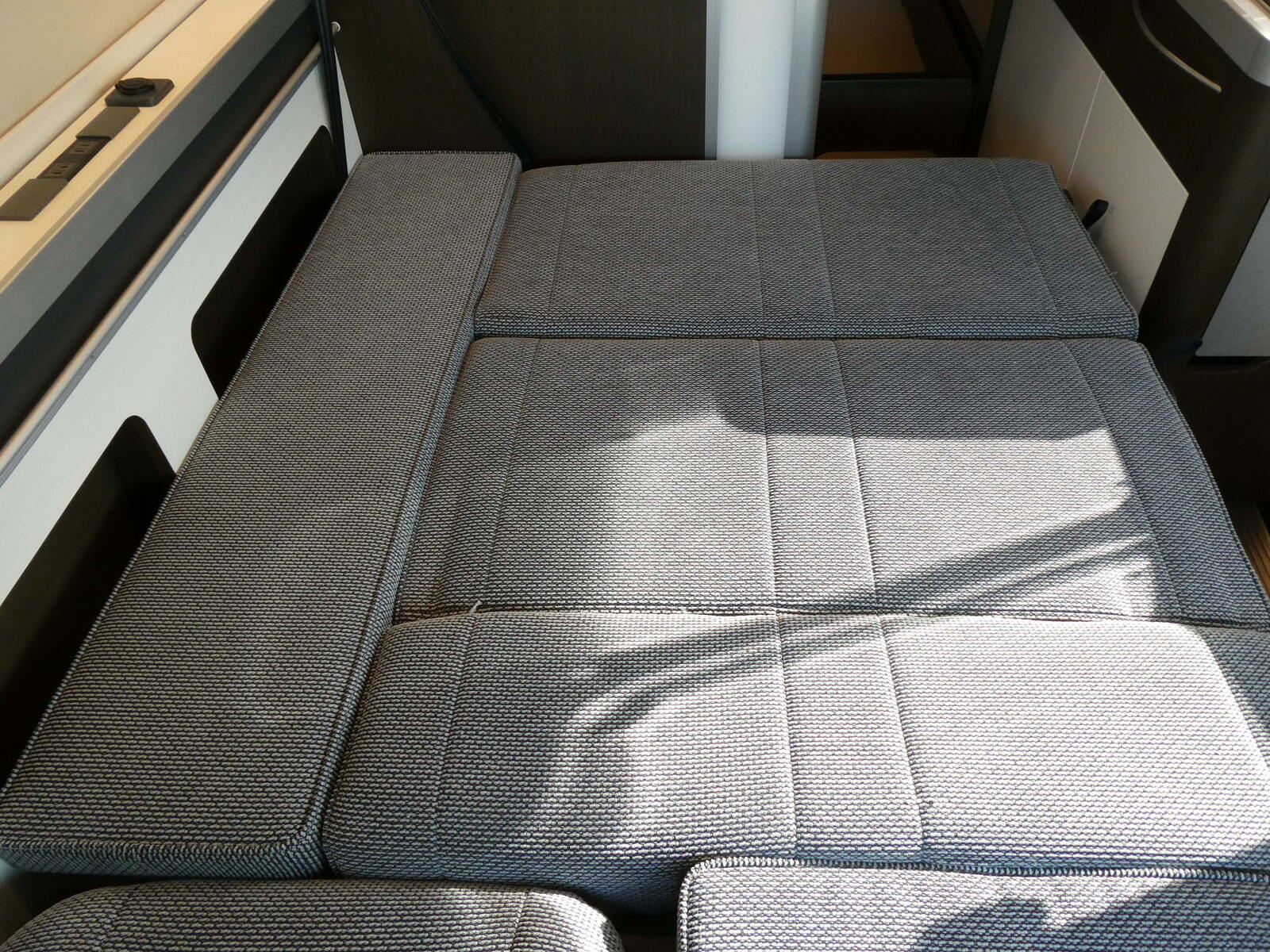 キャンピングカー バンコン ﾄｲﾌｧｸﾄﾘｰ　ｺﾙﾄﾞﾊﾞｸﾙｰｽﾞ　家AC　ｿｰﾗｰ　FF