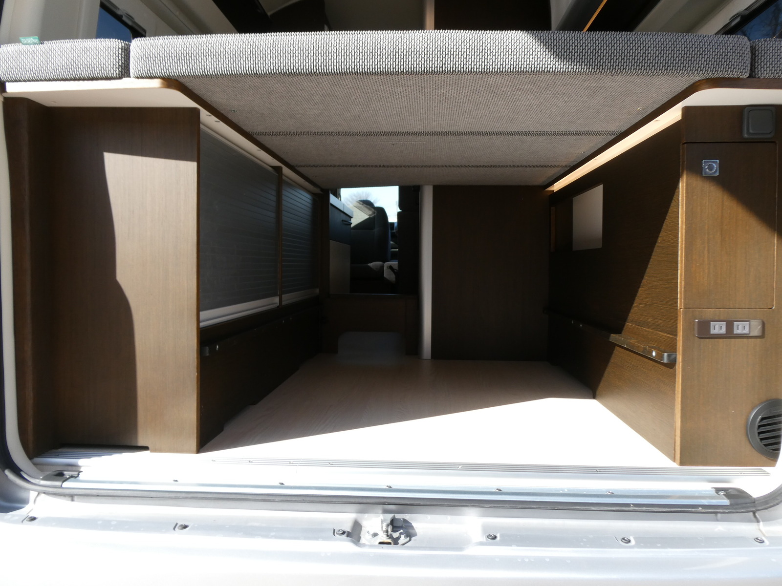 キャンピングカー バンコン ﾄｲﾌｧｸﾄﾘｰ　ｺﾙﾄﾞﾊﾞｸﾙｰｽﾞ　家AC　ｿｰﾗｰ　FF