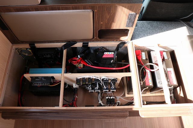 キャンピングカー キャブコン ｶﾑﾛｰﾄﾞ ﾊﾞﾝﾃｯｸ ｺﾙﾄﾞﾘｰﾌﾞｽ 4WD